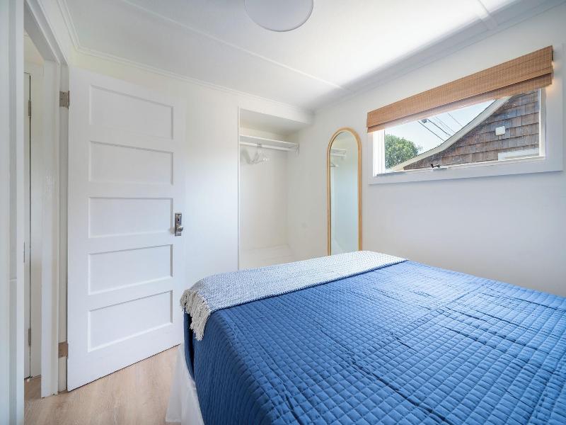 Marina Bay Cottages image