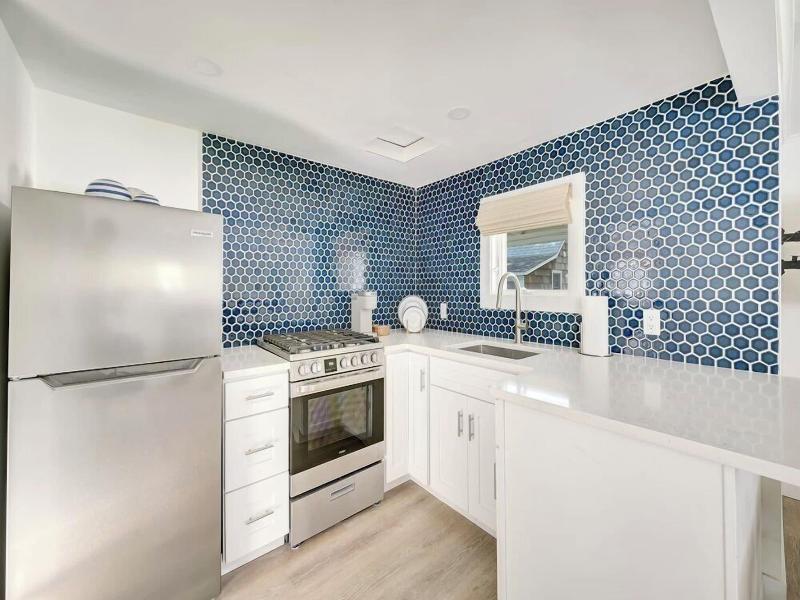 Marina Bay Cottages image