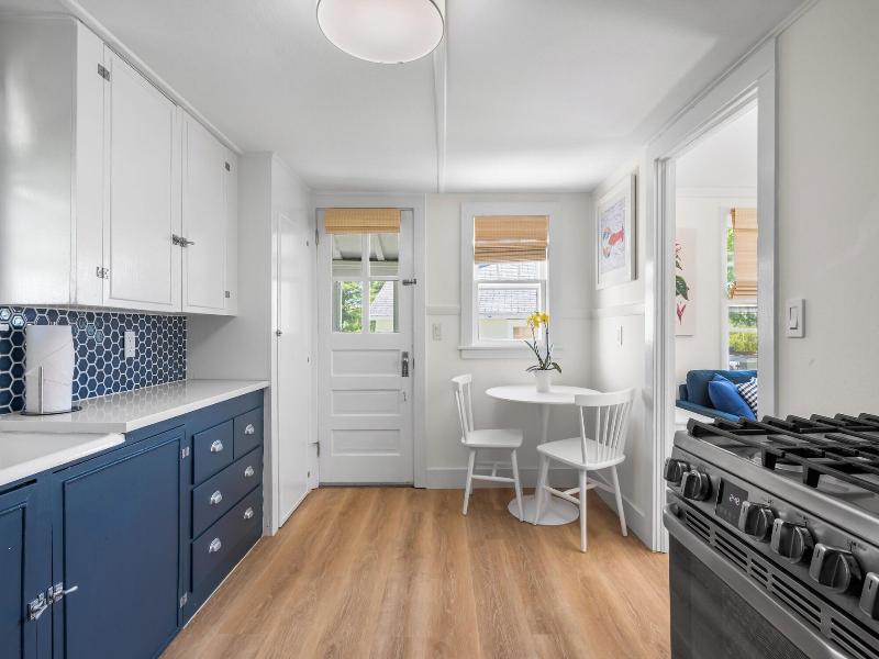 Marina Bay Cottages image