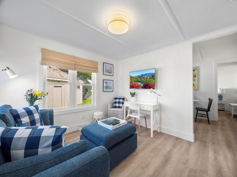 Marina Bay Cottages image