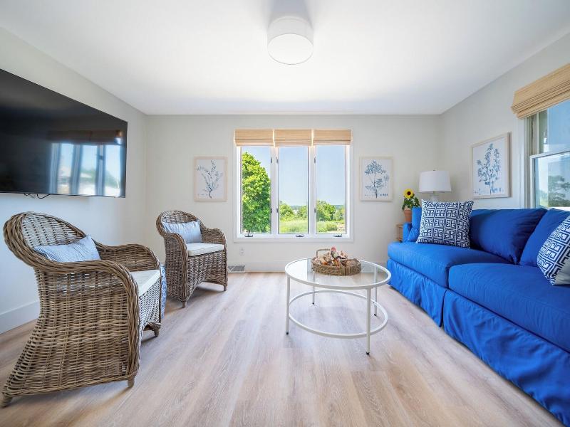 Marina Bay Cottages image