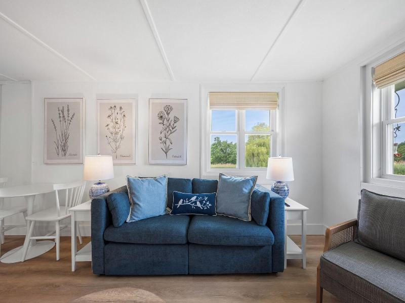 Marina Bay Cottages image