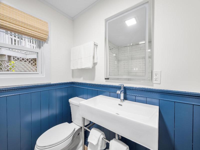 Marina Bay Cottages image
