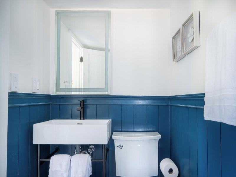 Marina Bay Cottages image