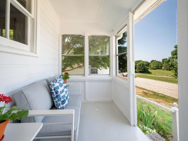 Marina Bay Cottages image