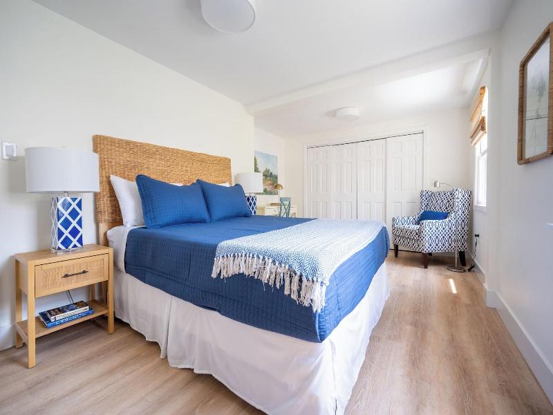 Marina Bay Cottages image