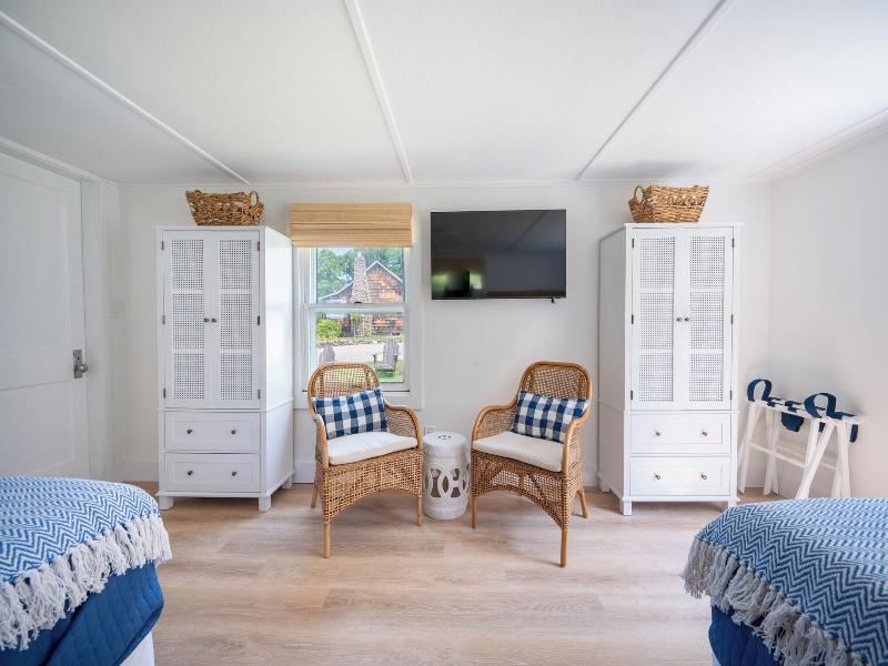 Marina Bay Cottages image