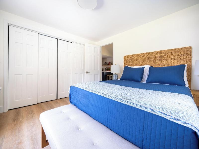Marina Bay Cottages image