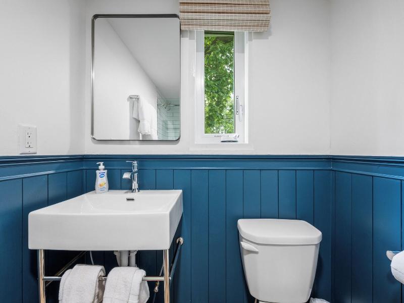 Marina Bay Cottages image