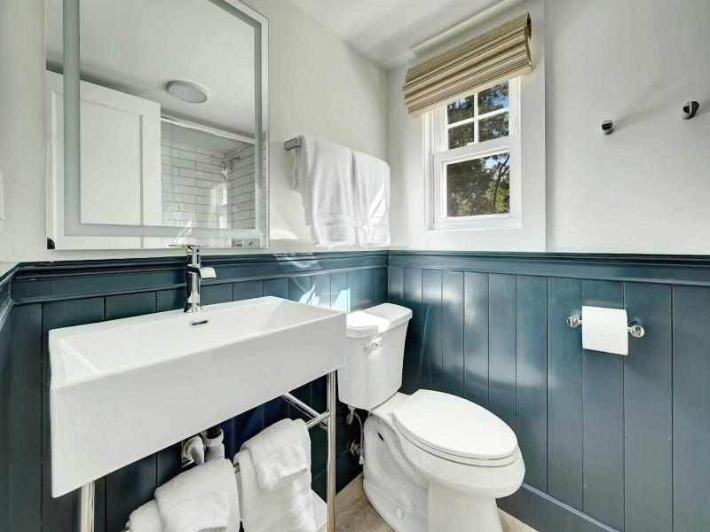 Marina Bay Cottages image