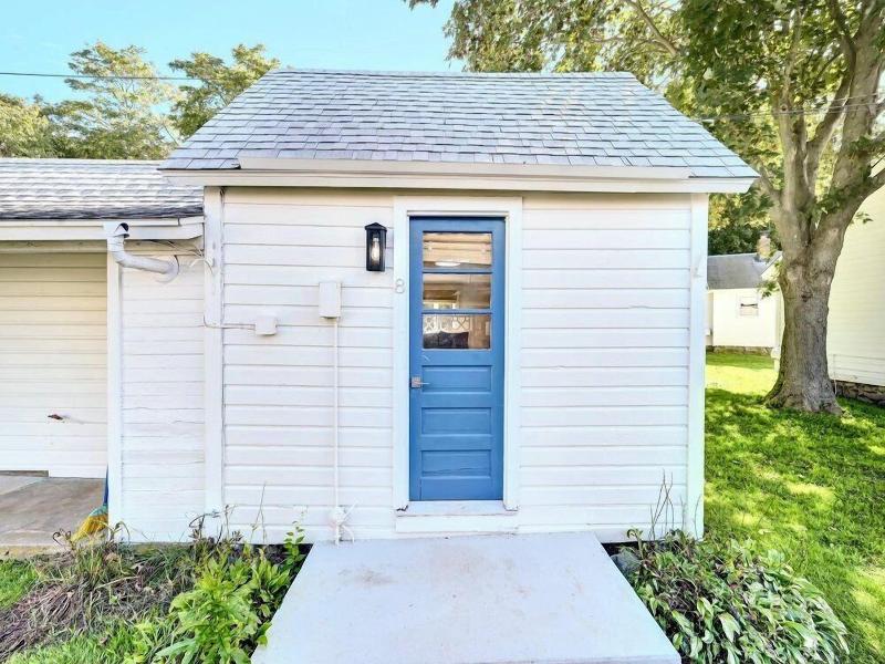 Marina Bay Cottages image