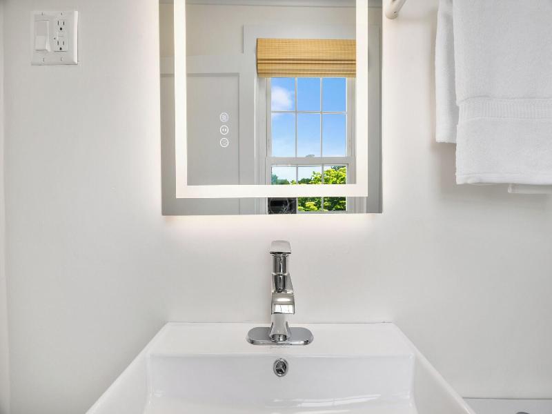 Marina Bay Cottages image