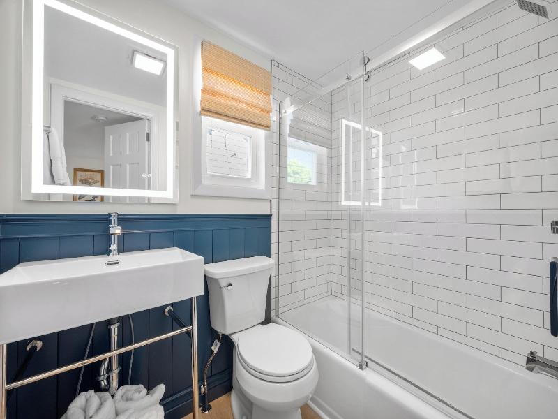 Marina Bay Cottages image
