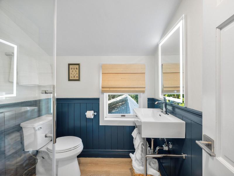 Marina Bay Cottages image