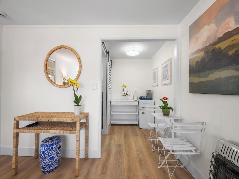 Marina Bay Cottages image