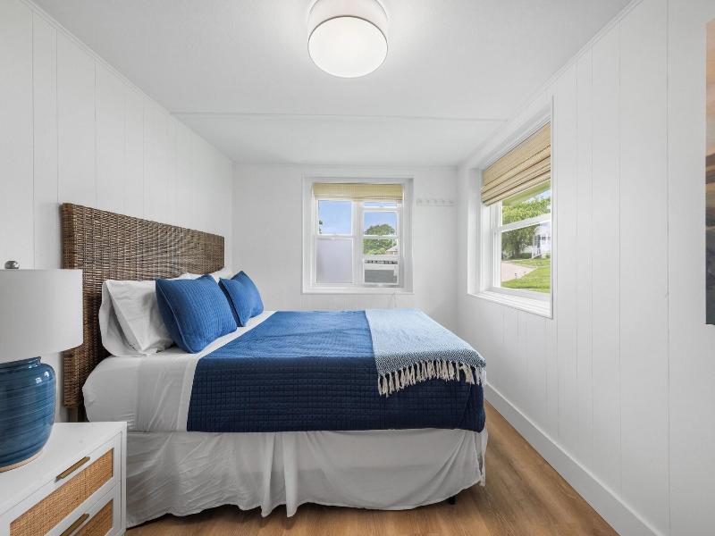 Marina Bay Cottages image
