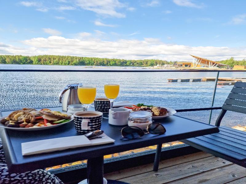 Bella Lake Resort image