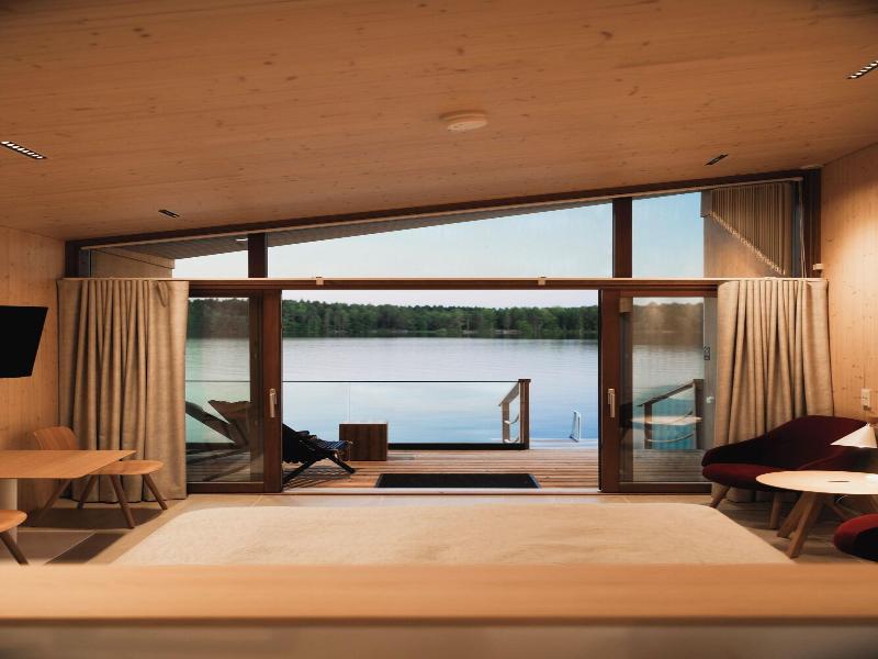 Bella Lake Resort image