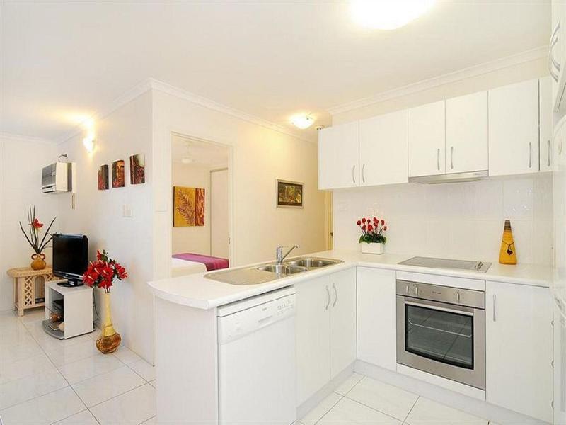 Port Douglas Outrigger Holiday Apartments image