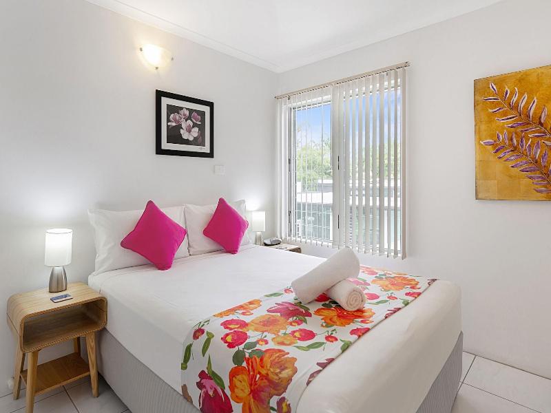 Port Douglas Outrigger Holiday Apartments image