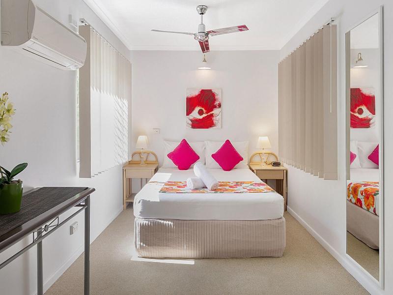 Port Douglas Outrigger Holiday Apartments image