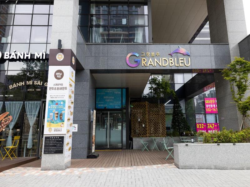 Grandbleu Hotel Residence image