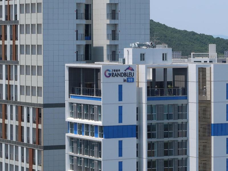 Grandbleu Hotel Residence image