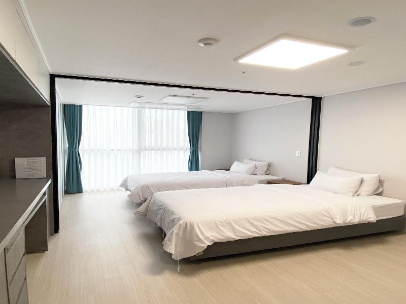 Grandbleu Hotel Residence image