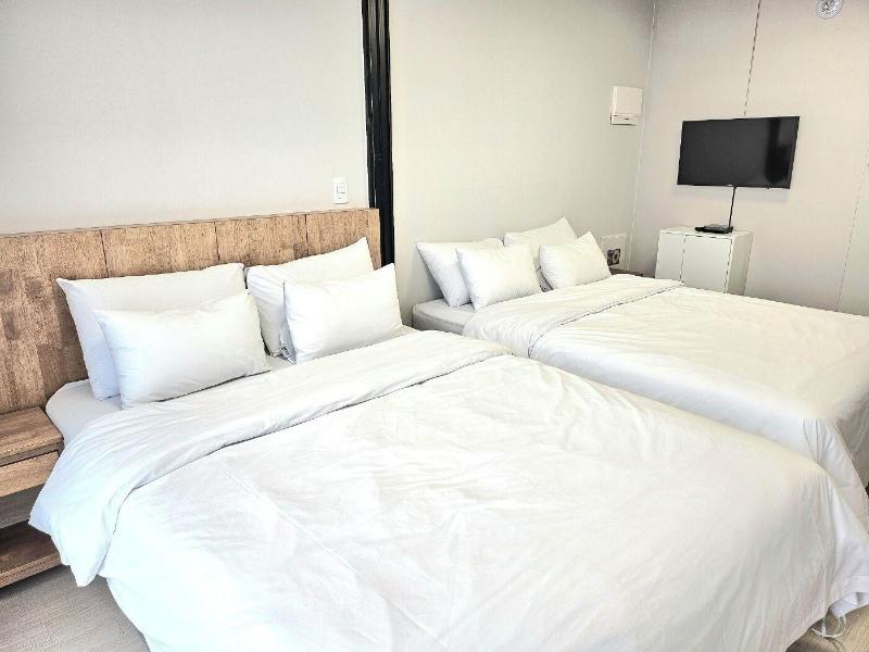 Grandbleu Hotel Residence image