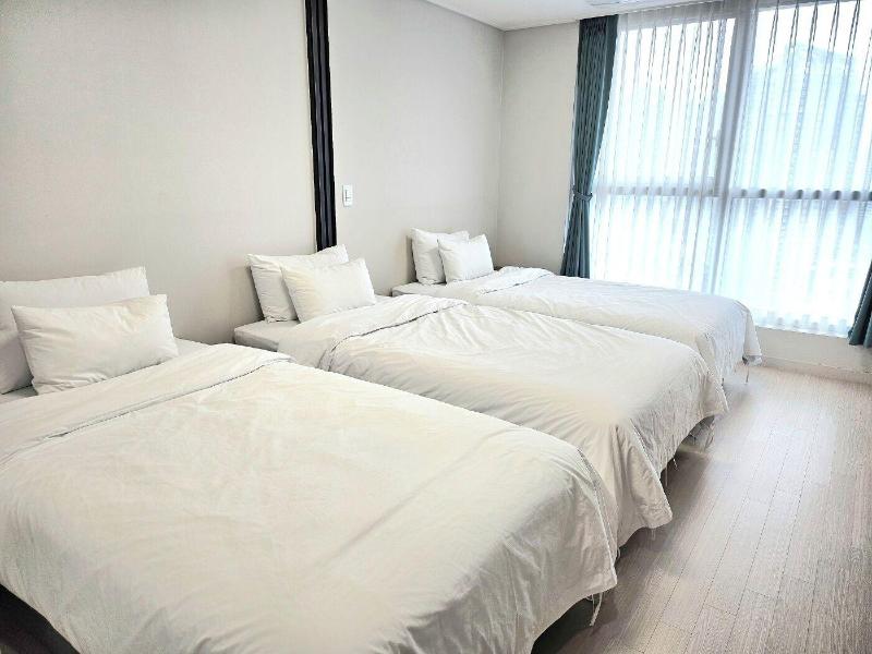 Grandbleu Hotel Residence image