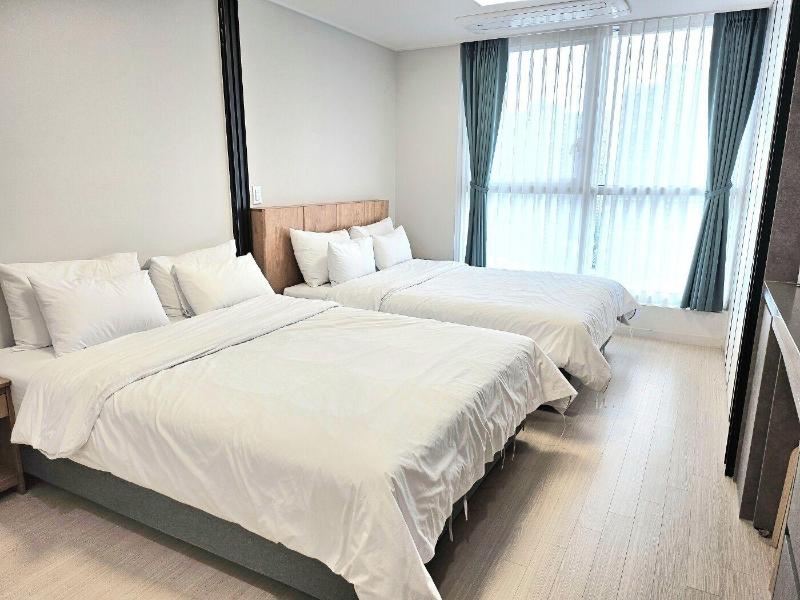 Grandbleu Hotel Residence image