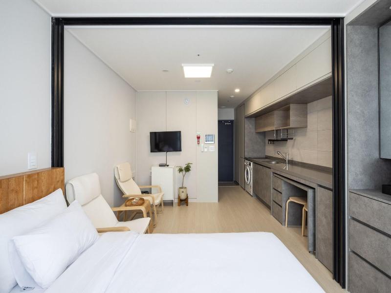 Grandbleu Hotel Residence image