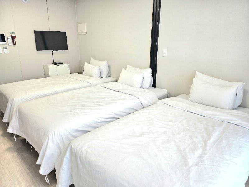 Grandbleu Hotel Residence image