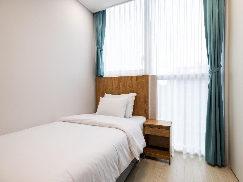 Grandbleu Hotel Residence image