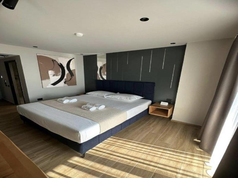 Azura Hotel image