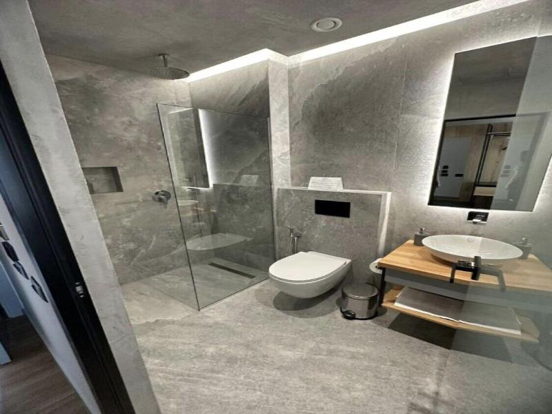 Azura Hotel image