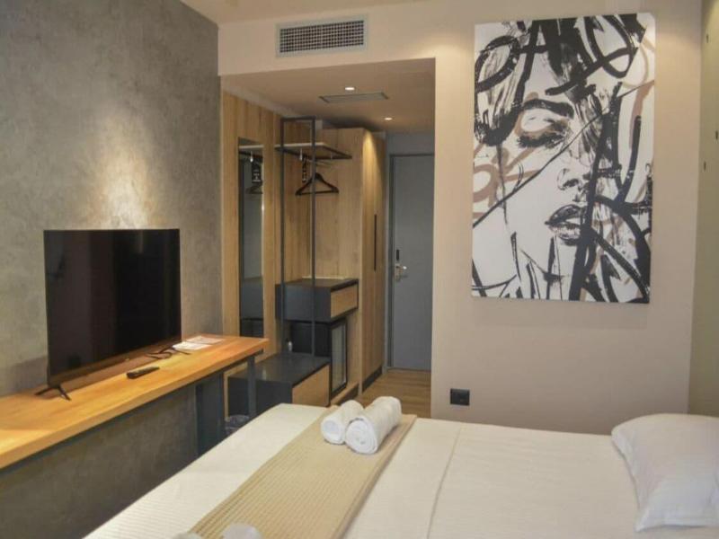 Azura Hotel image