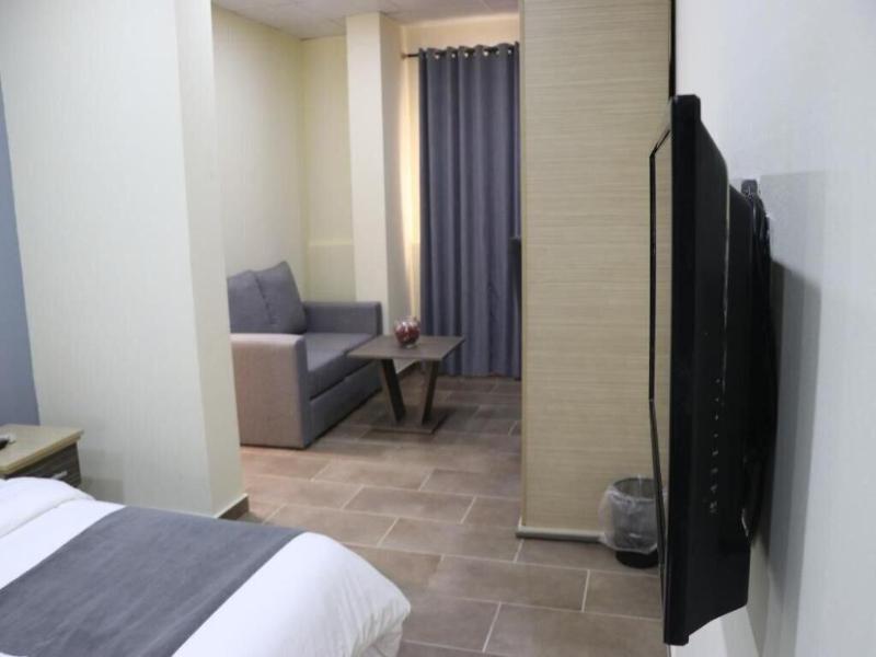 Cate House And Apartment image