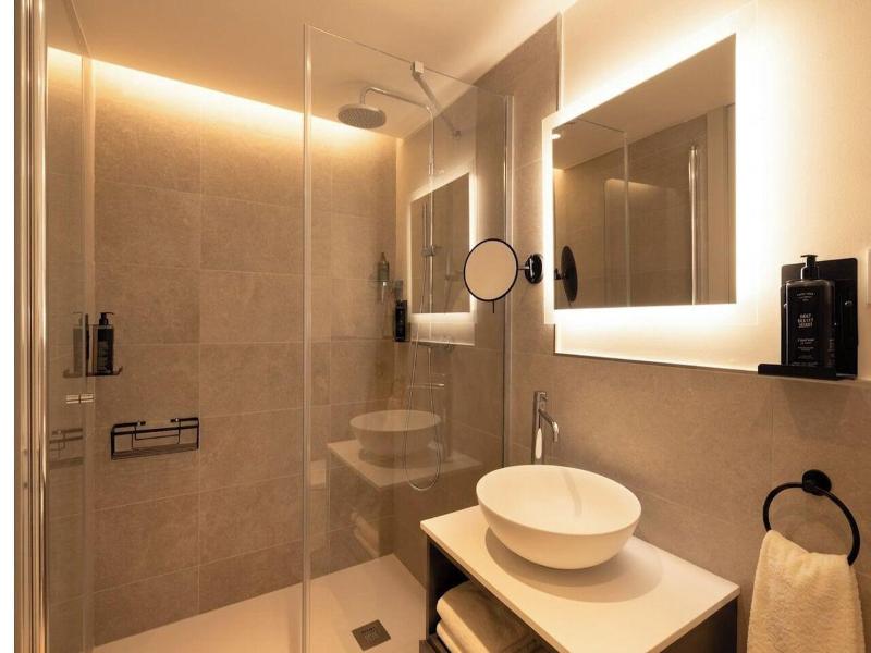 Limehome Madrid Calle Hurtado De Mendoza image