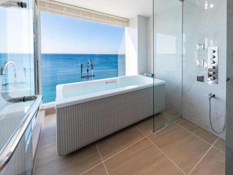 Hayama Hotel Otowa No Mori image