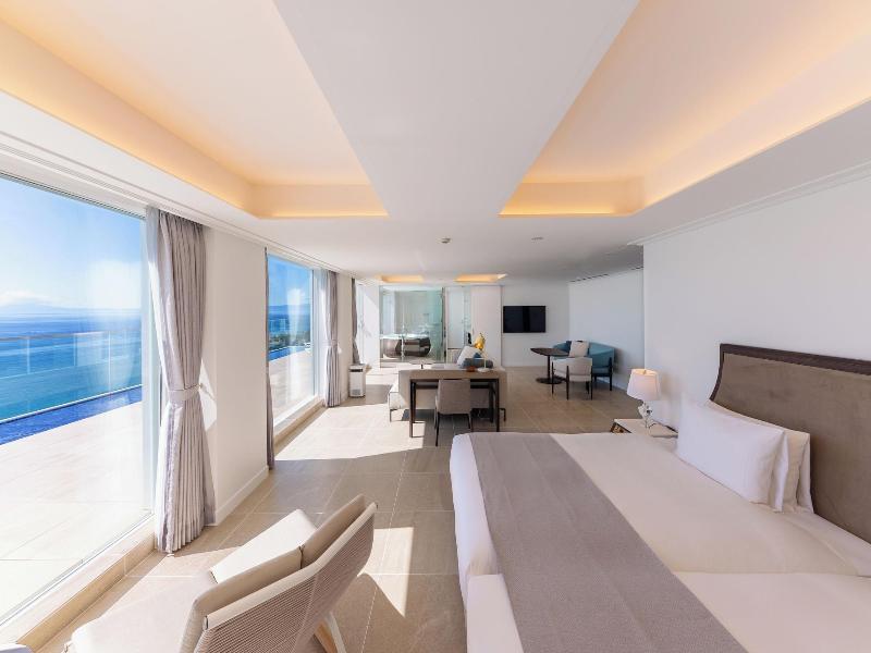Hayama Hotel Otowa No Mori image