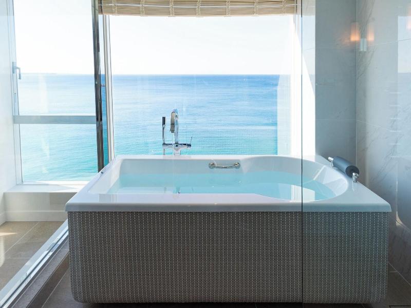 Hayama Hotel Otowa No Mori image