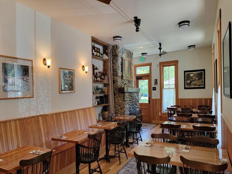 Bush House Inn