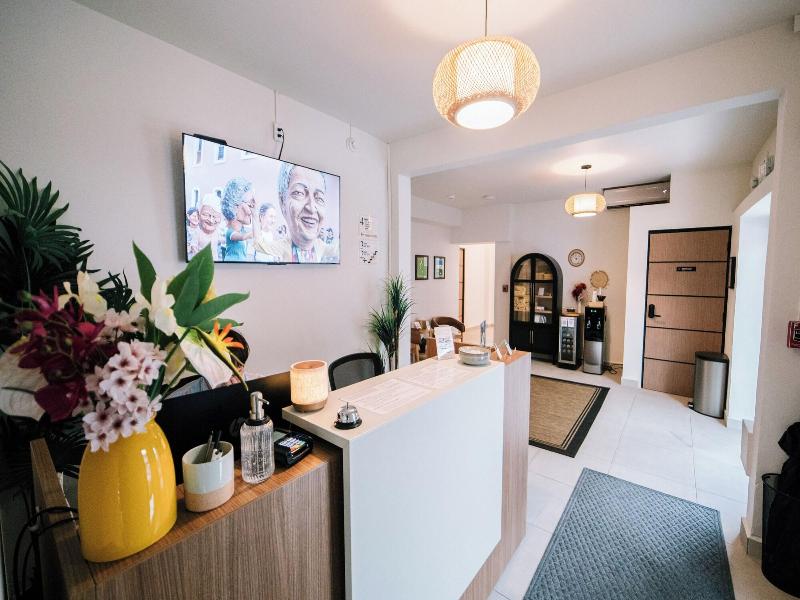 The Looking Glass Hotel image