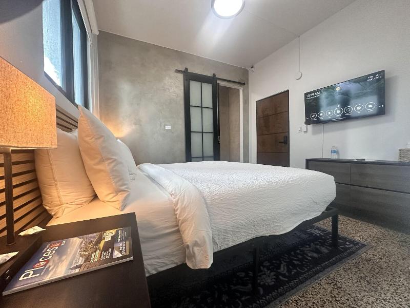 The Looking Glass Hotel image