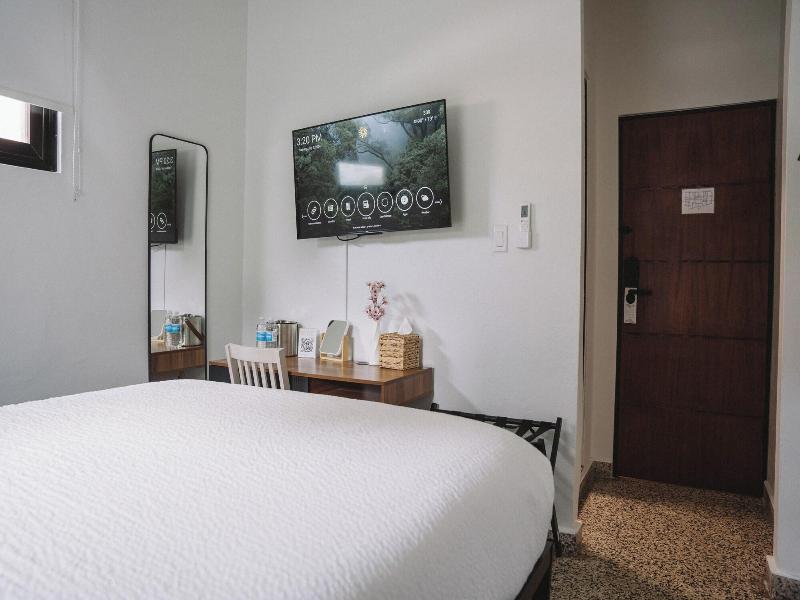The Looking Glass Hotel image