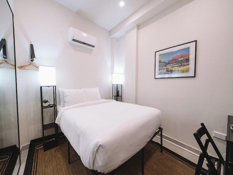 The Looking Glass Hotel image