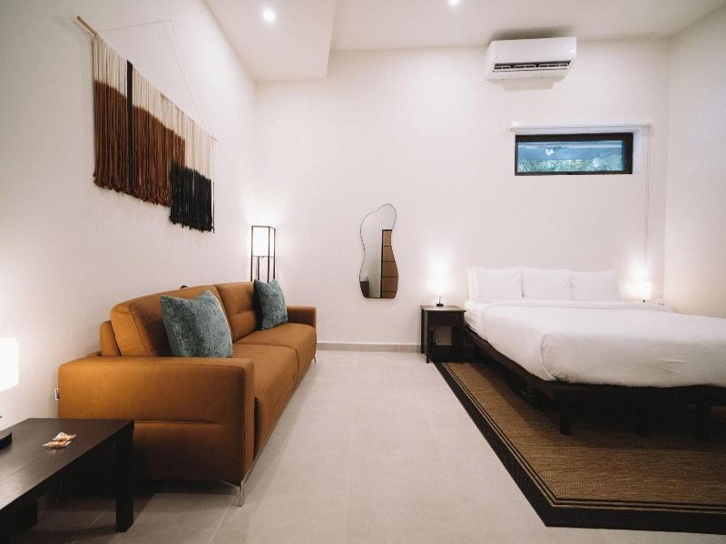The Looking Glass Hotel image