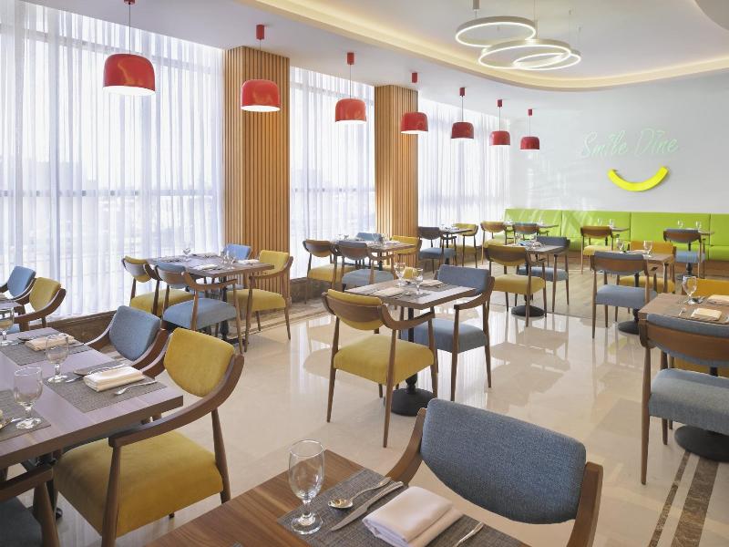 Holiday Inn Jeddah Corniche By Ihg image