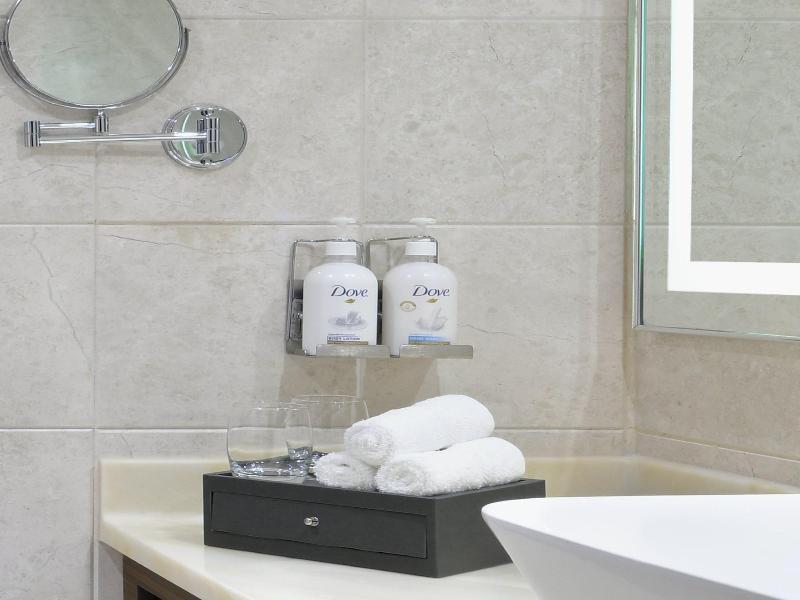 Holiday Inn Jeddah Corniche By Ihg image